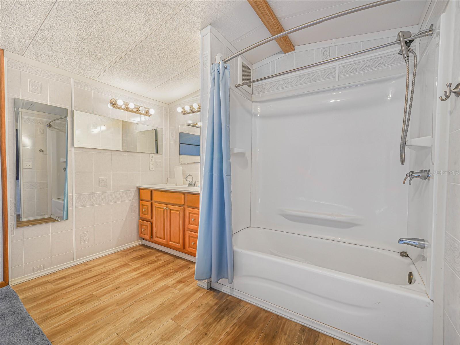 Image 11 of 26 For 7410 Dormany Loop