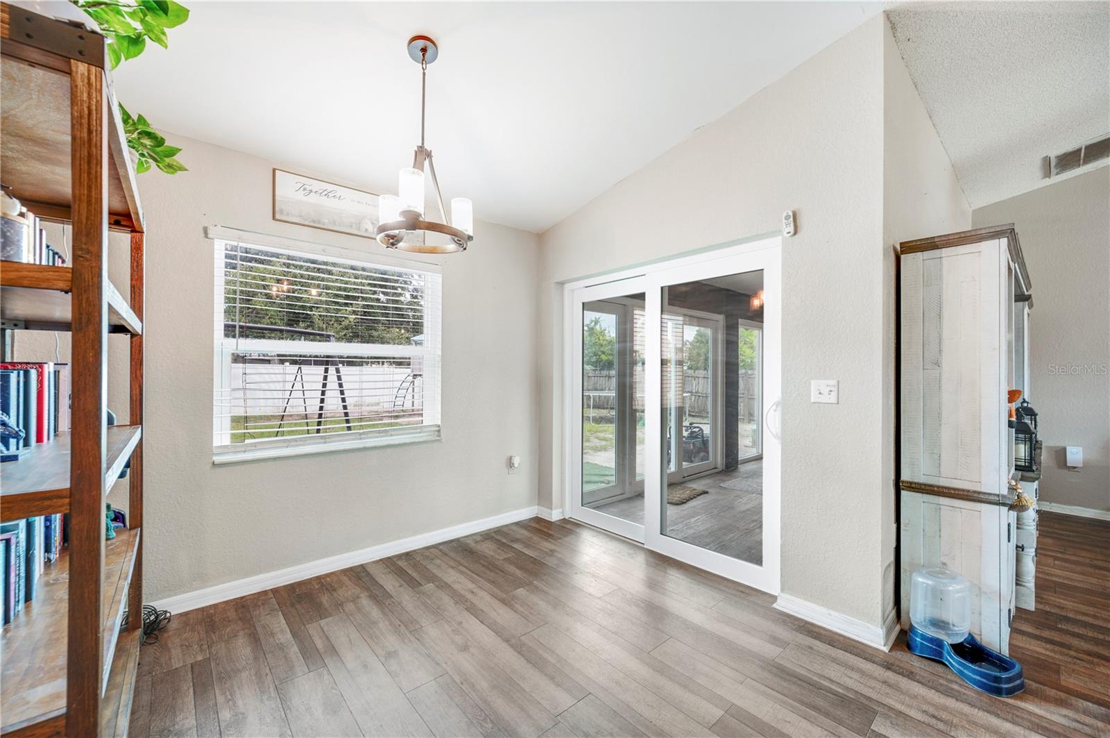 Image 23 of 31 For 4912 Palm View Drive N