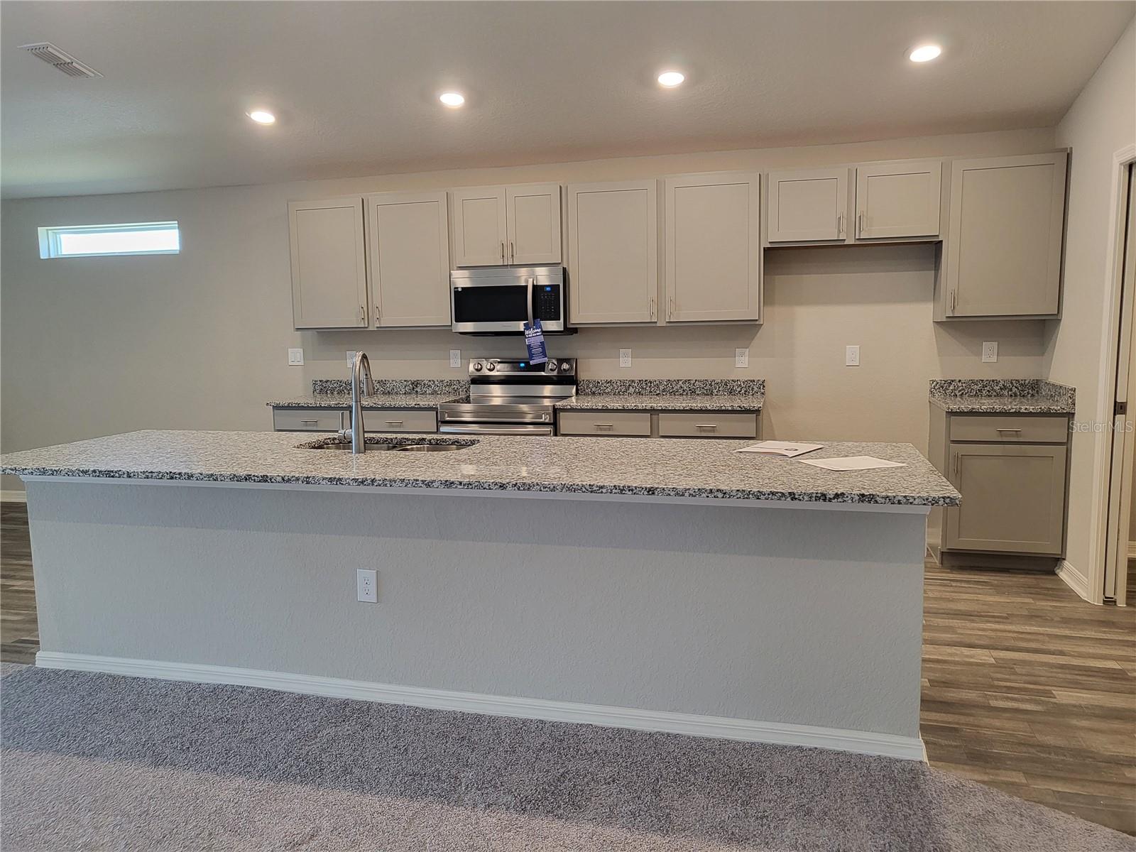 Image 10 of 31 For 6501 Poly Ln.