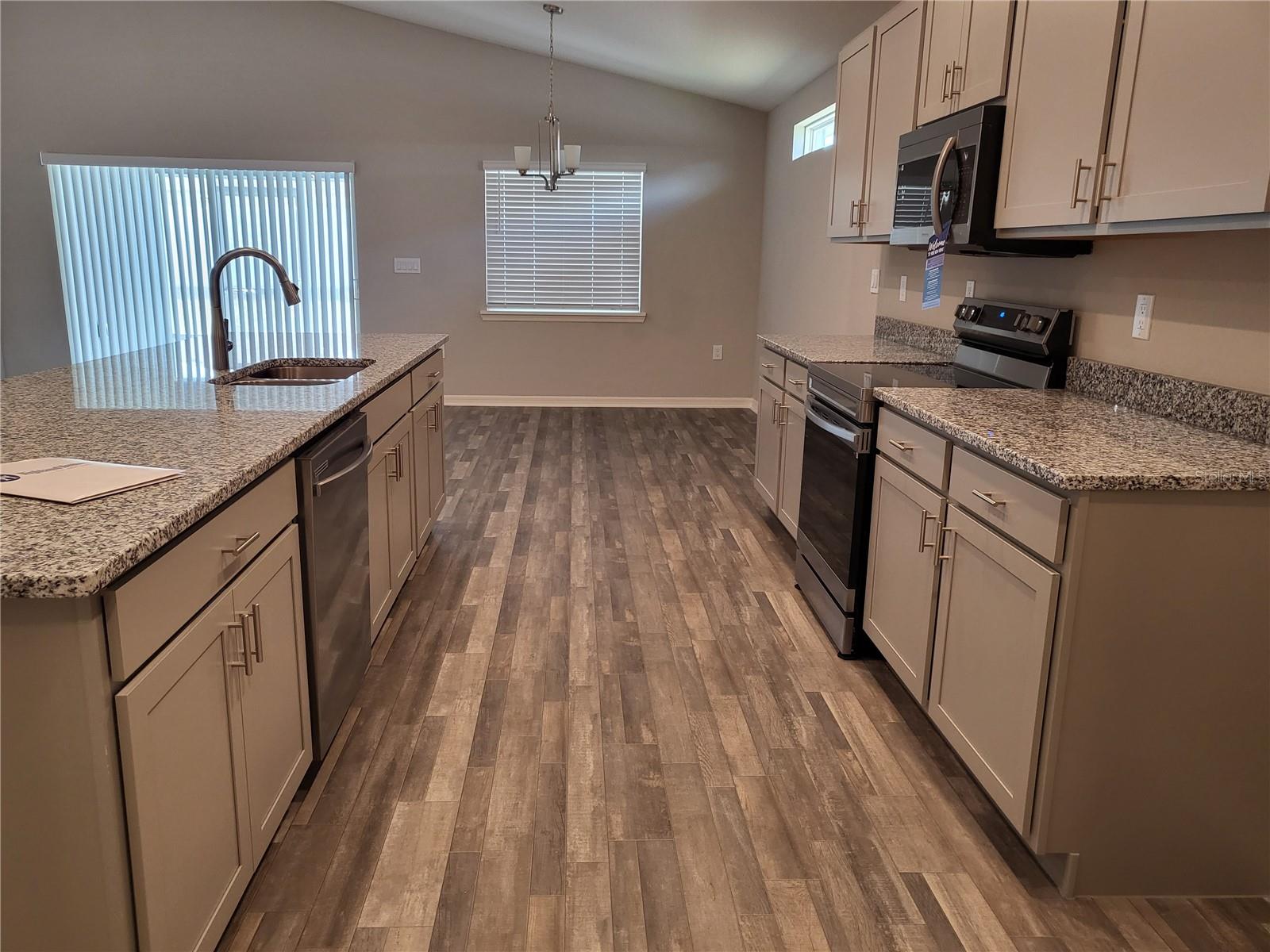 Image 11 of 31 For 6501 Poly Ln.