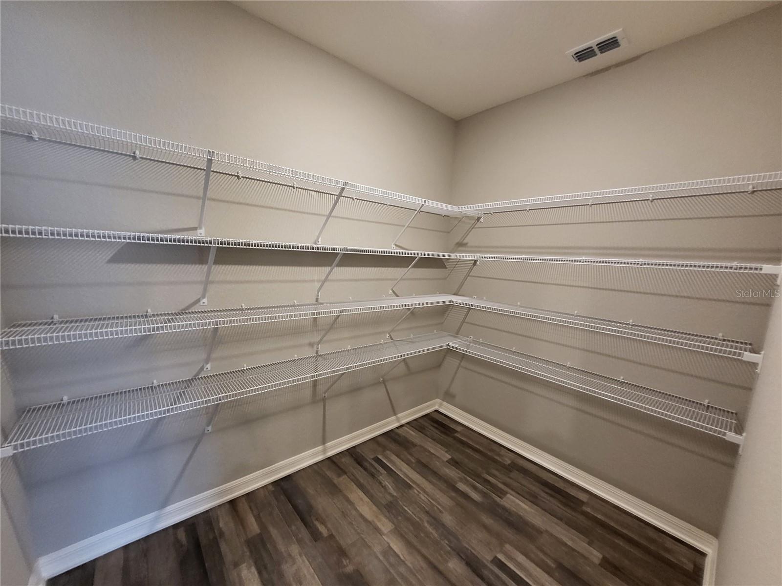 Image 13 of 31 For 6501 Poly Ln.