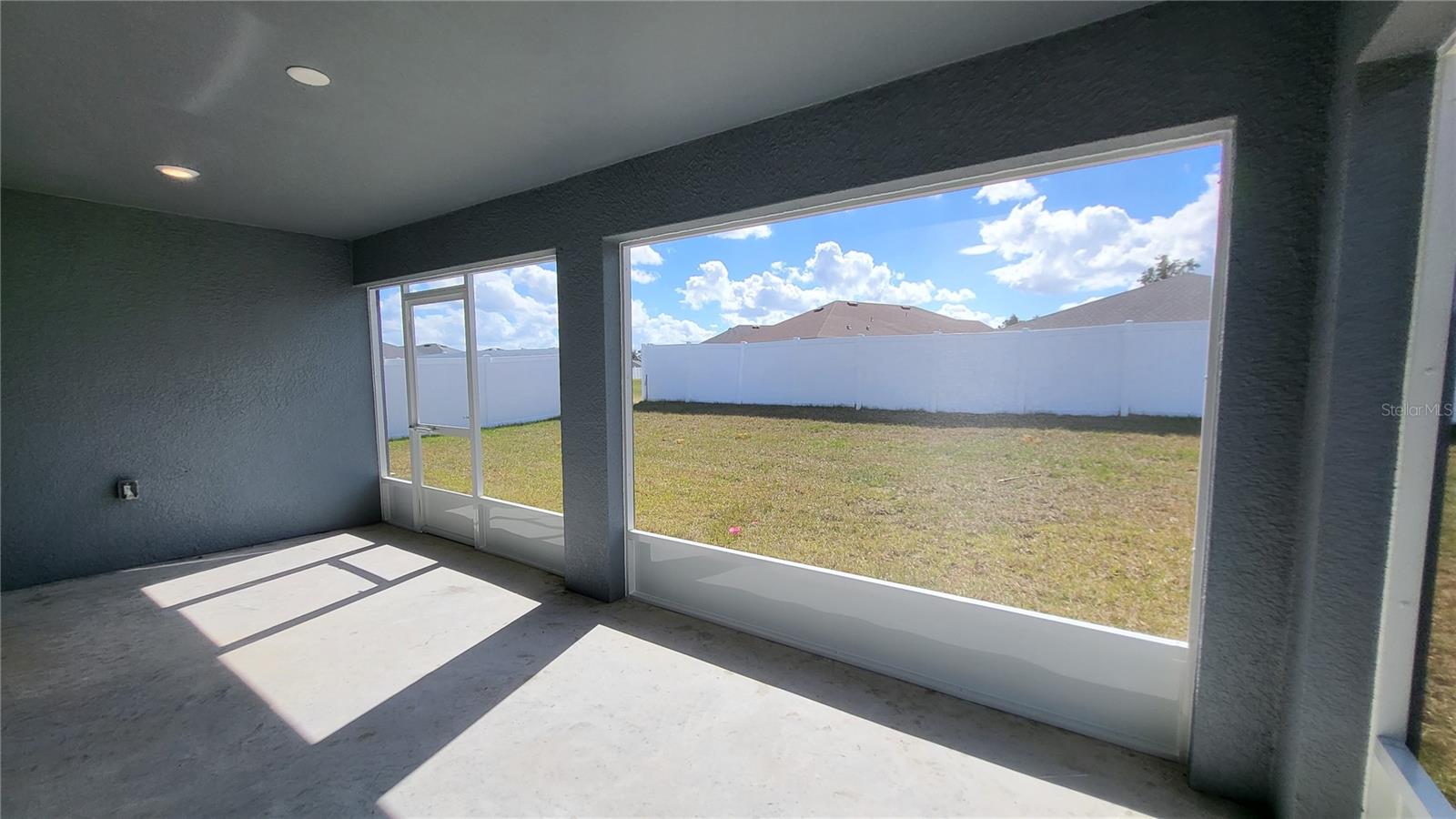 Image 31 of 31 For 6501 Poly Ln.