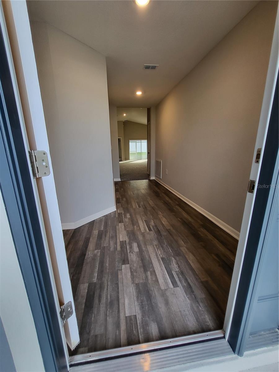 Image 7 of 31 For 6501 Poly Ln.