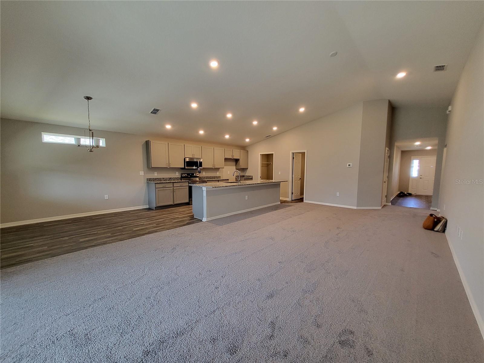 Image 8 of 31 For 6501 Poly Ln.