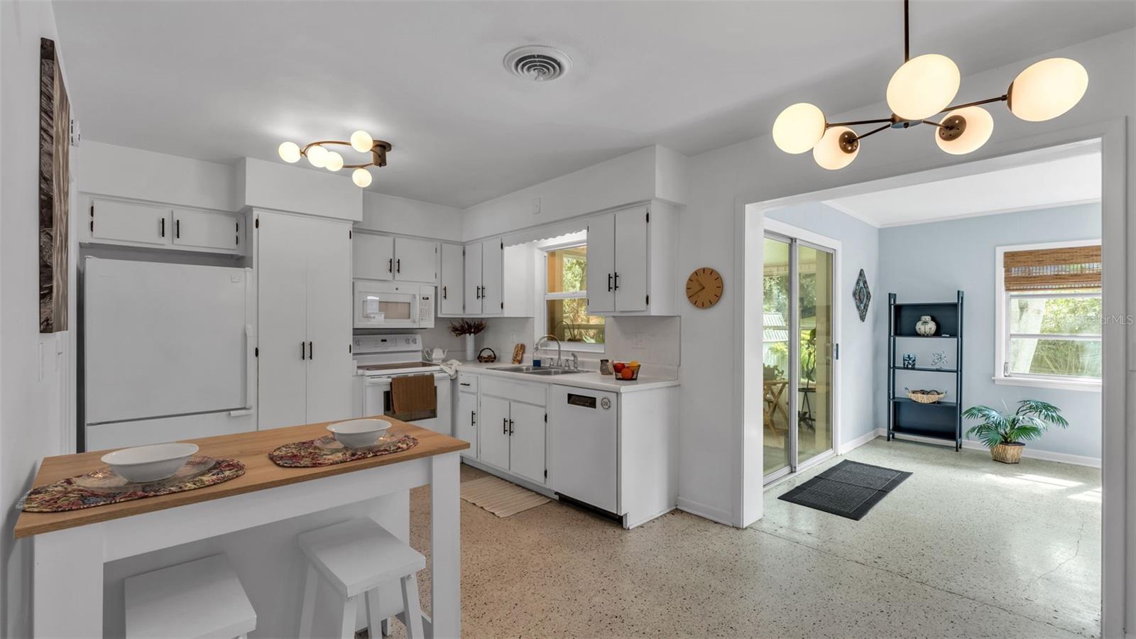 Image 11 of 58 For 3228 Polk Avenue