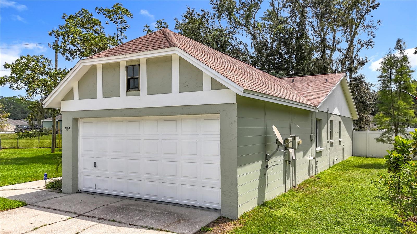 Image 9 of 54 For 1305 Bramblewood Drive