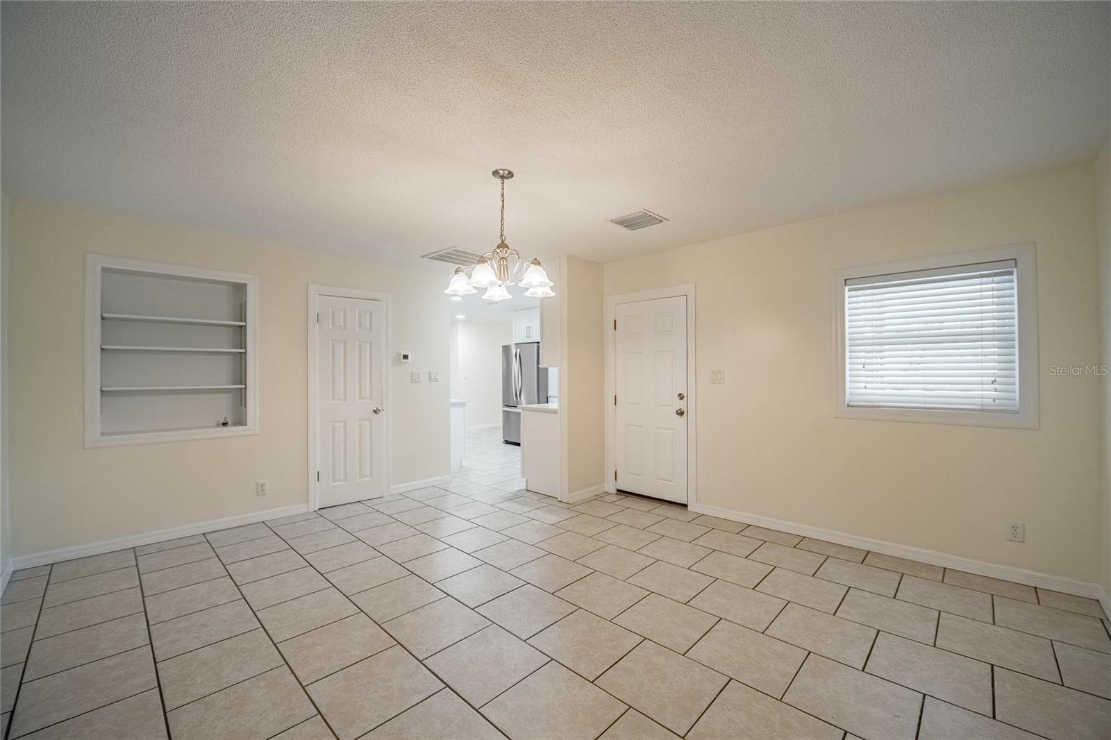 Image 6 of 39 For 706 Patricia Pl