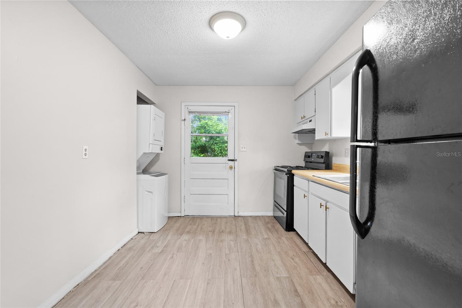 Image 21 of 46 For 11941 144th Street
