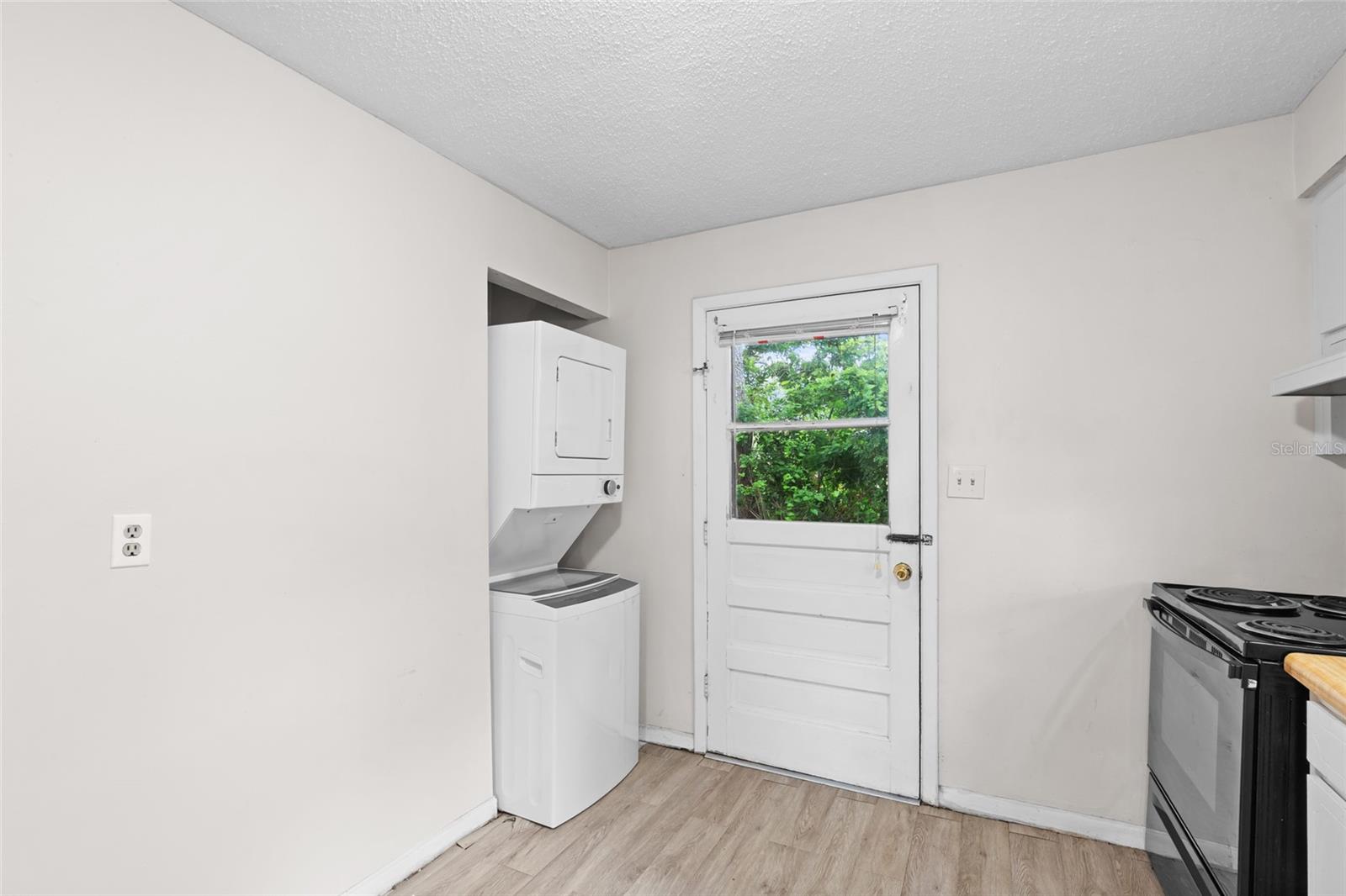 Image 24 of 46 For 11941 144th Street