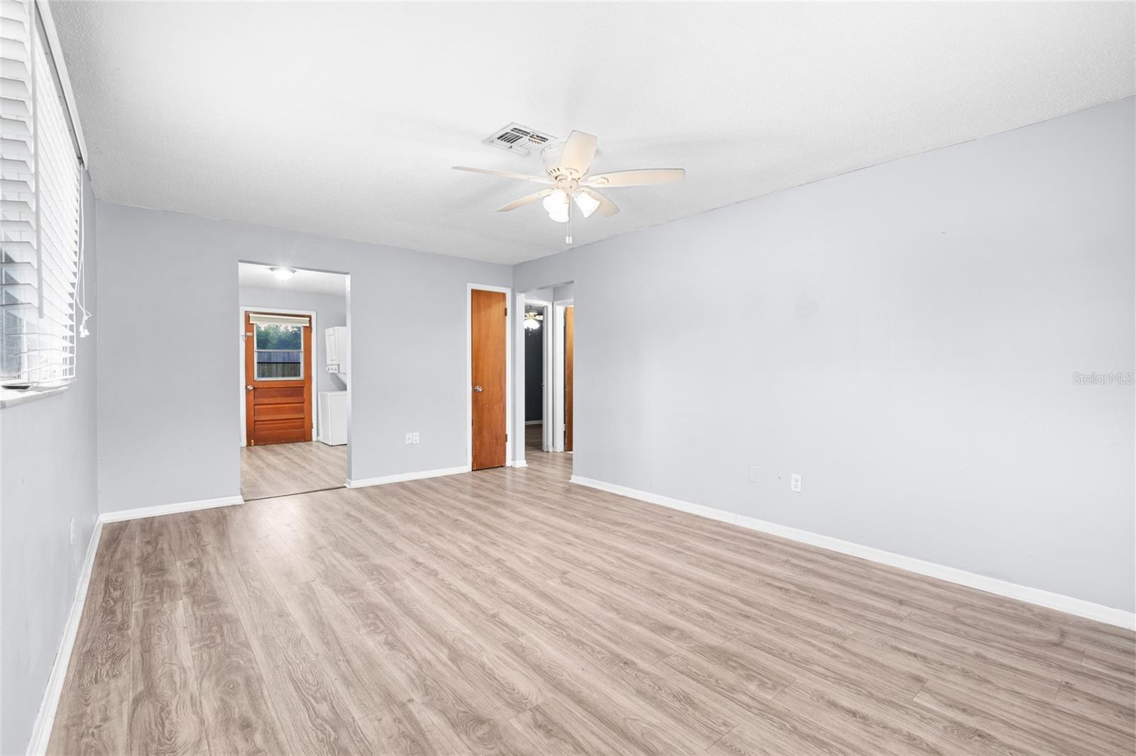 Image 5 of 46 For 11941 144th Street