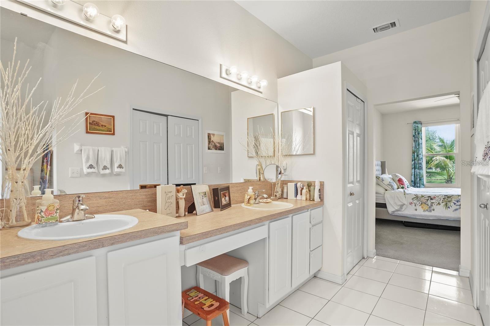 Image 13 of 24 For 3999 Whistlewood Circle