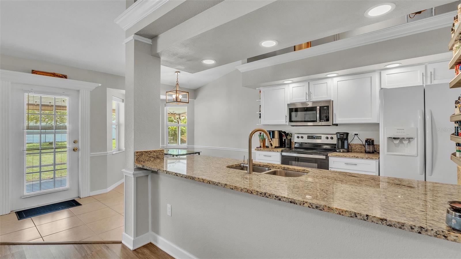 Image 10 of 46 For 2232 Palmview Circle W