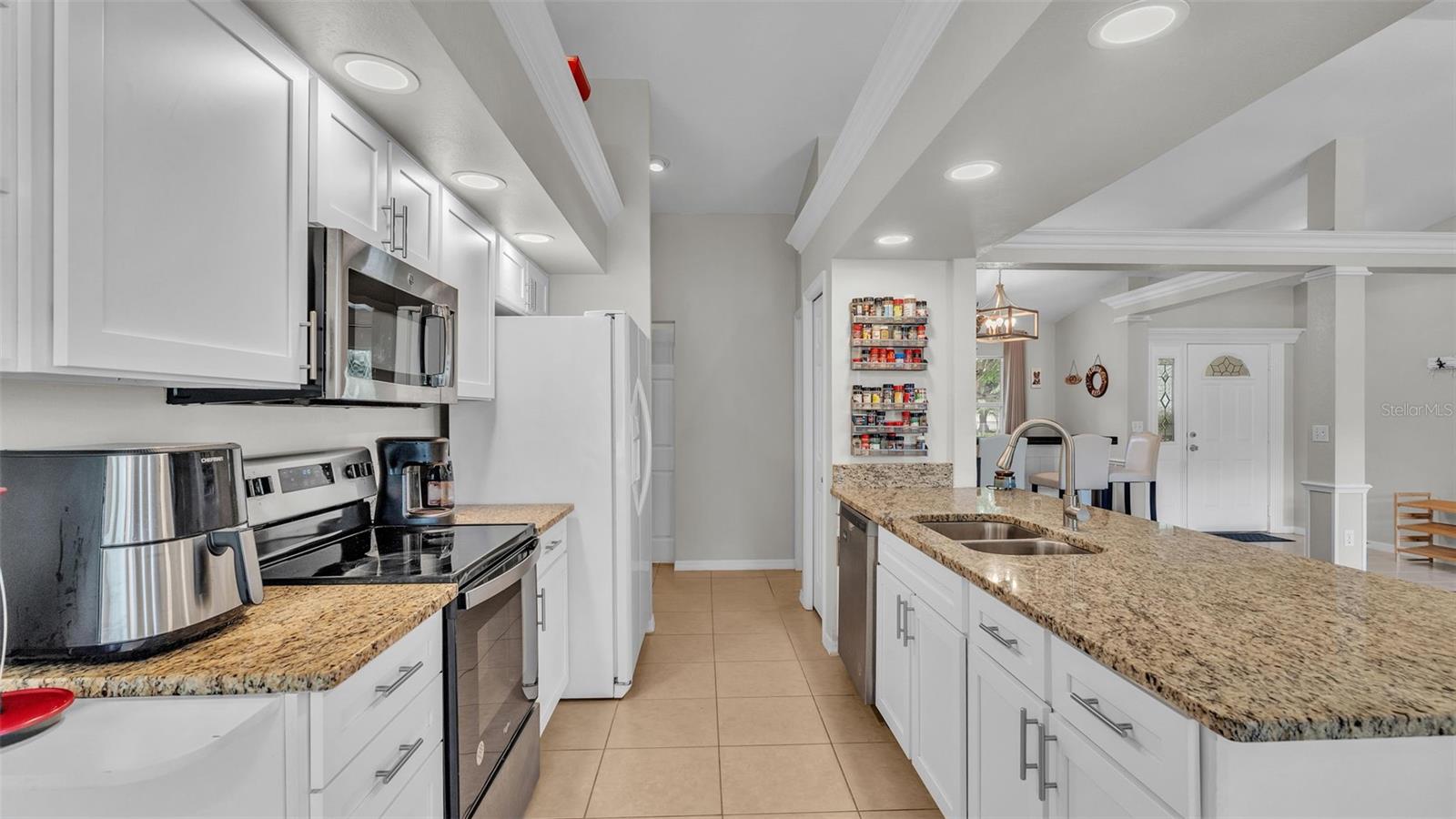 Image 13 of 46 For 2232 Palmview Circle W