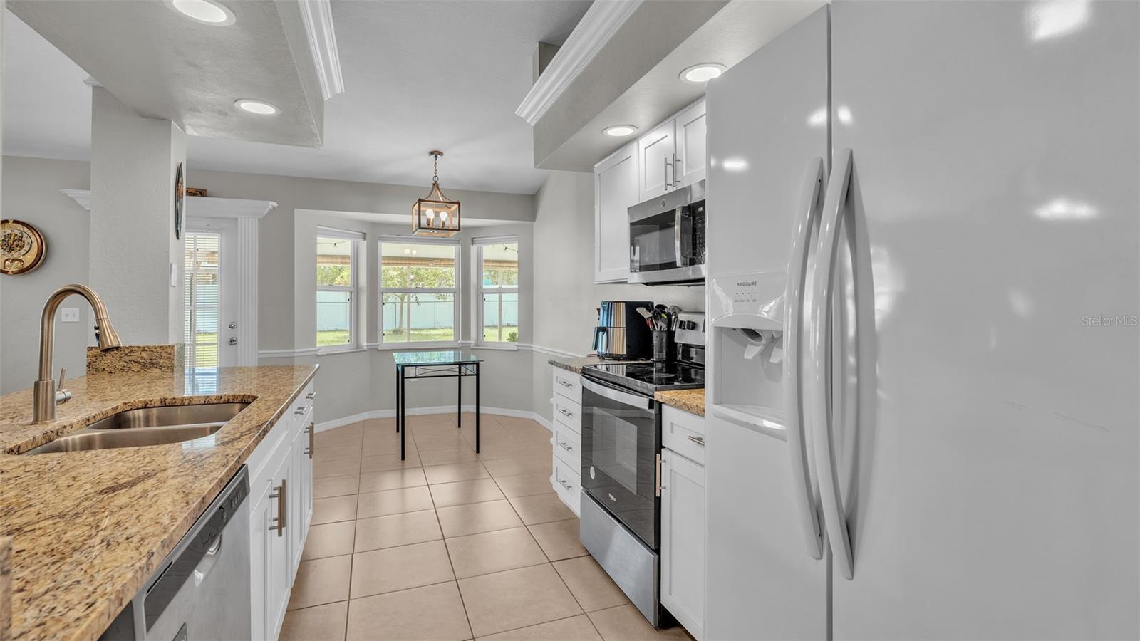 Image 14 of 46 For 2232 Palmview Circle W