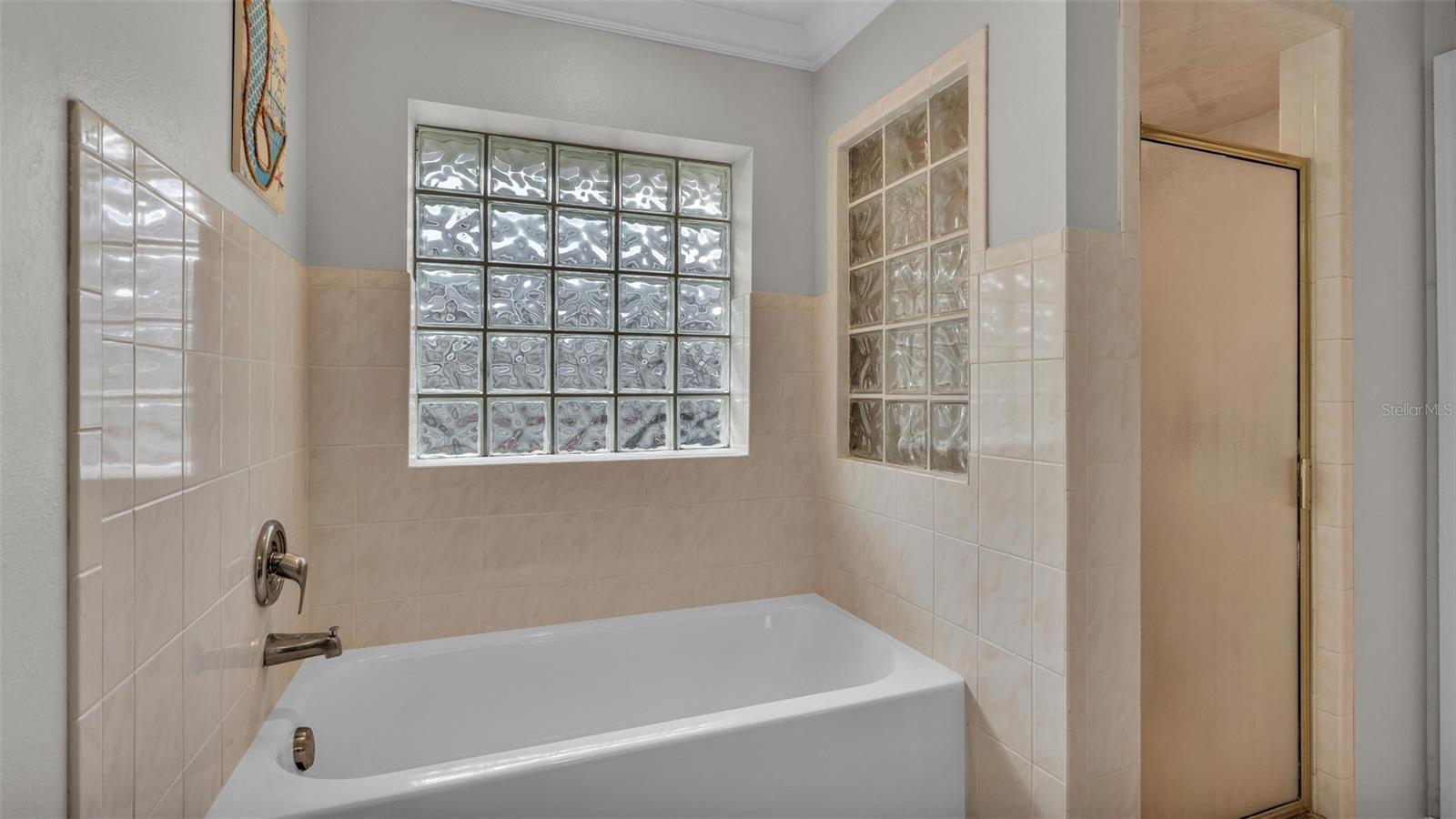 Image 22 of 46 For 2232 Palmview Circle W