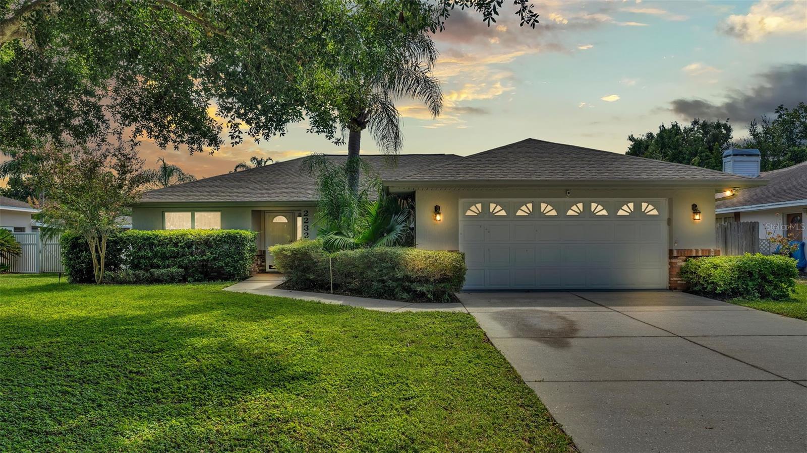 Image 3 of 46 For 2232 Palmview Circle W
