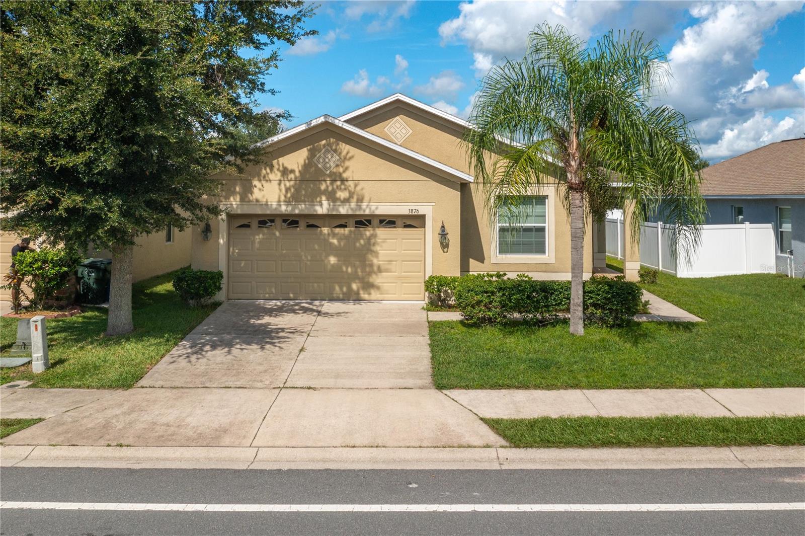 Details for 3876 Hampton Hills Drive, LAKELAND, FL 33810