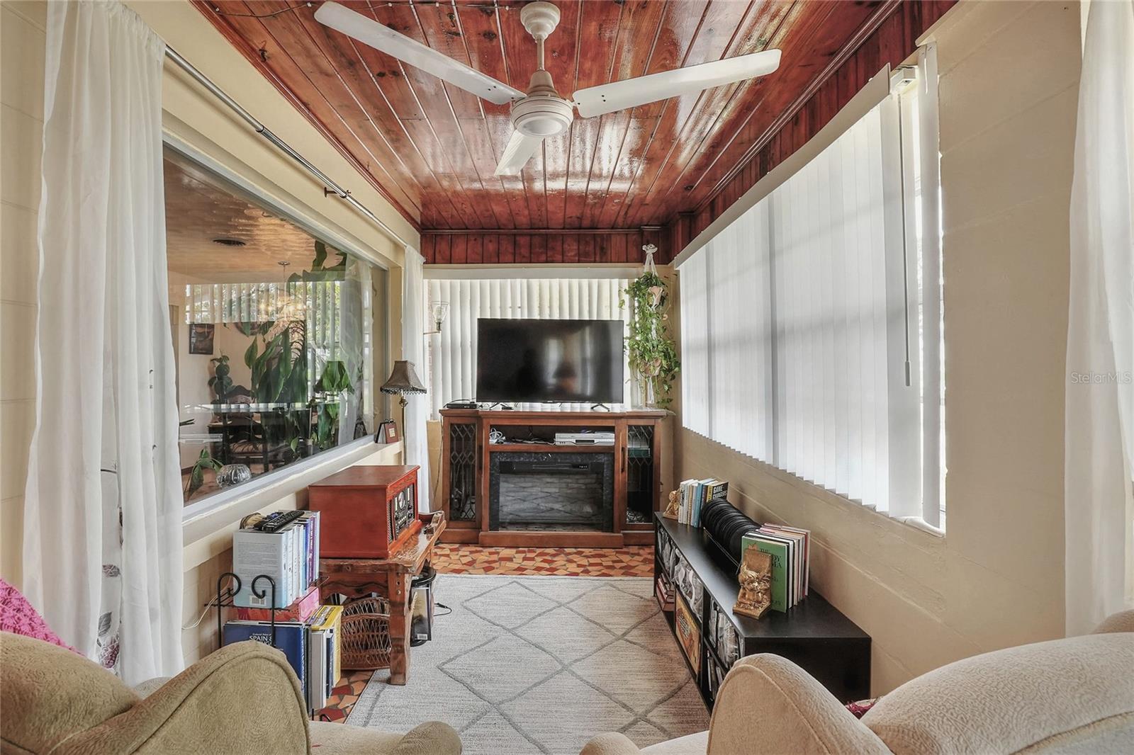 Image 10 of 46 For 1206 Lake Parker Drive