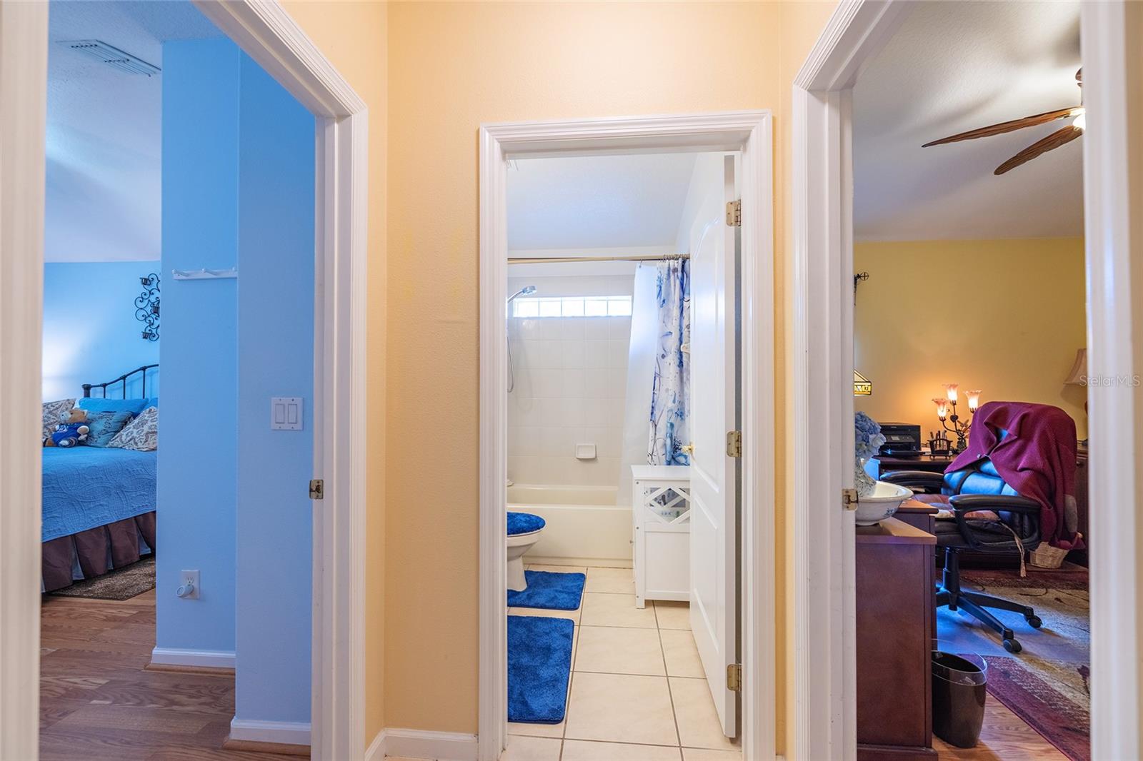 Image 14 of 52 For 15246 Markham Drive