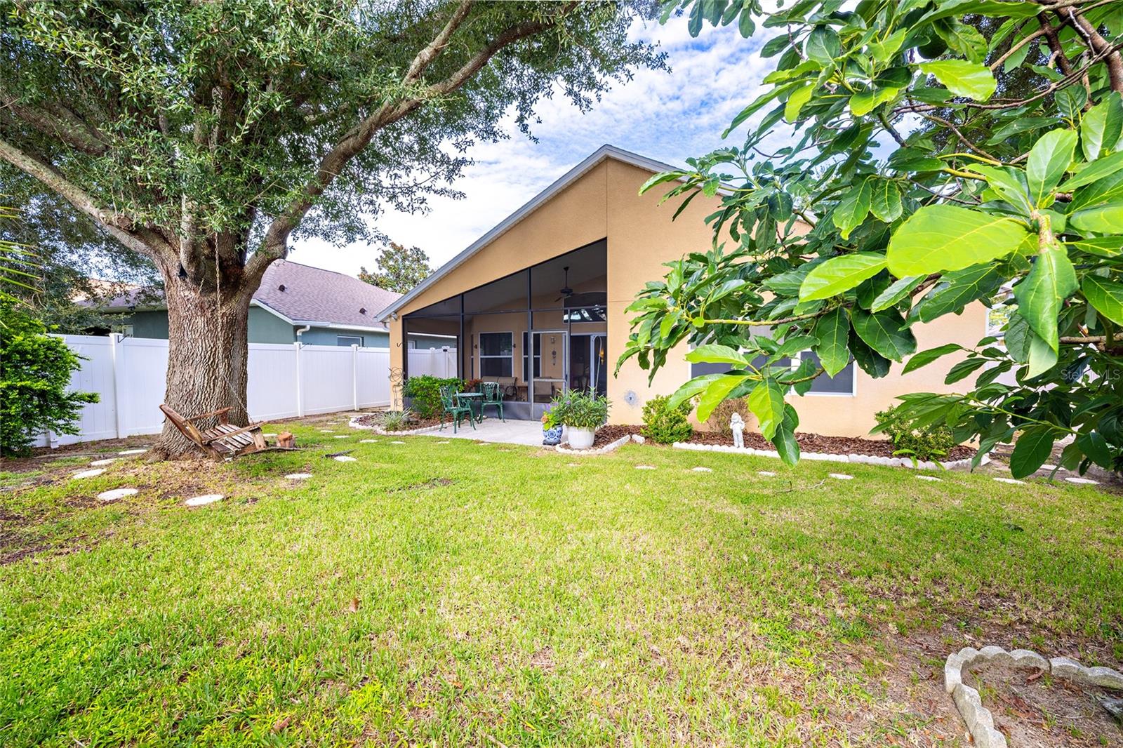 Image 33 of 52 For 15246 Markham Drive