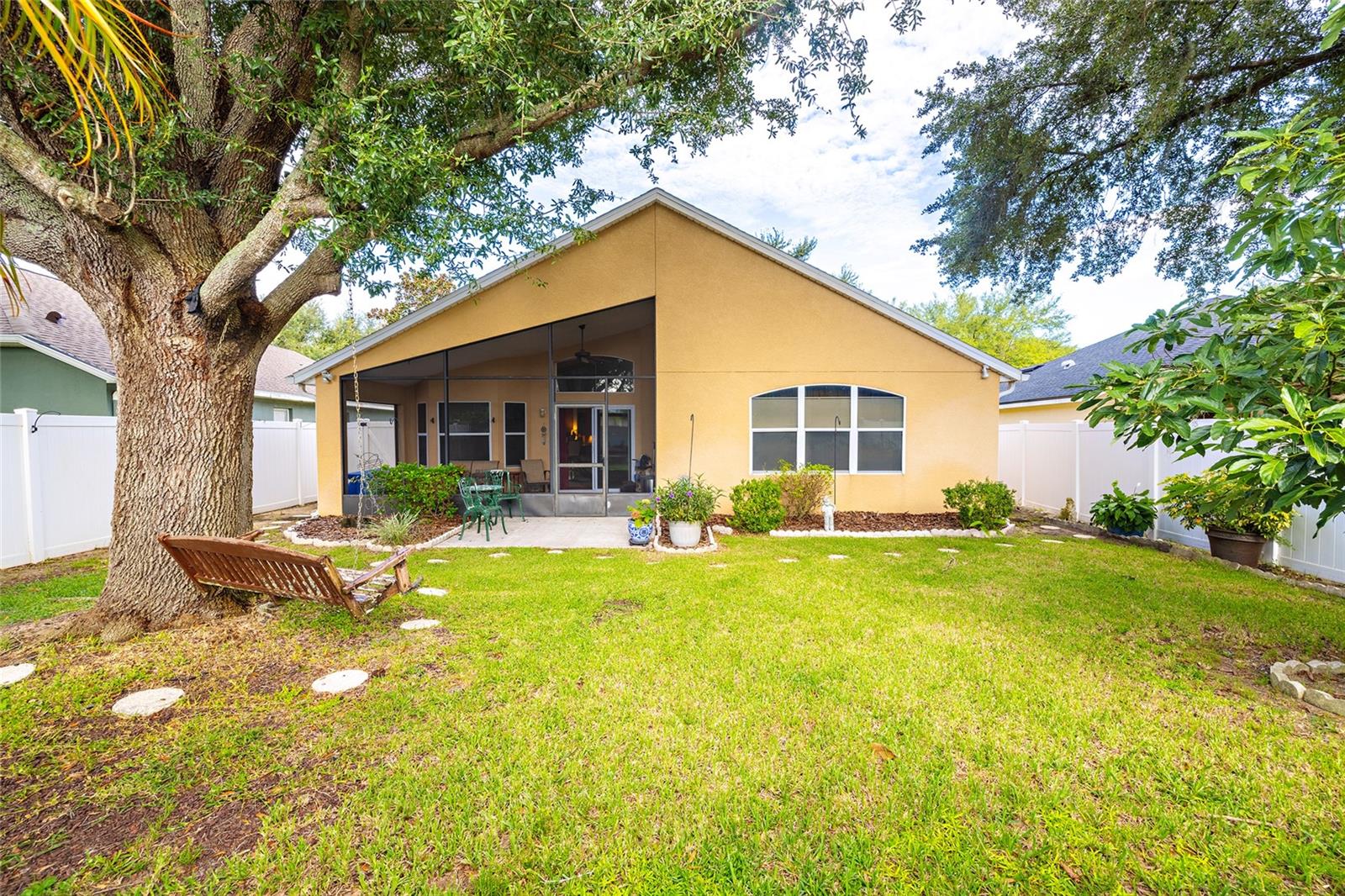 Image 34 of 52 For 15246 Markham Drive