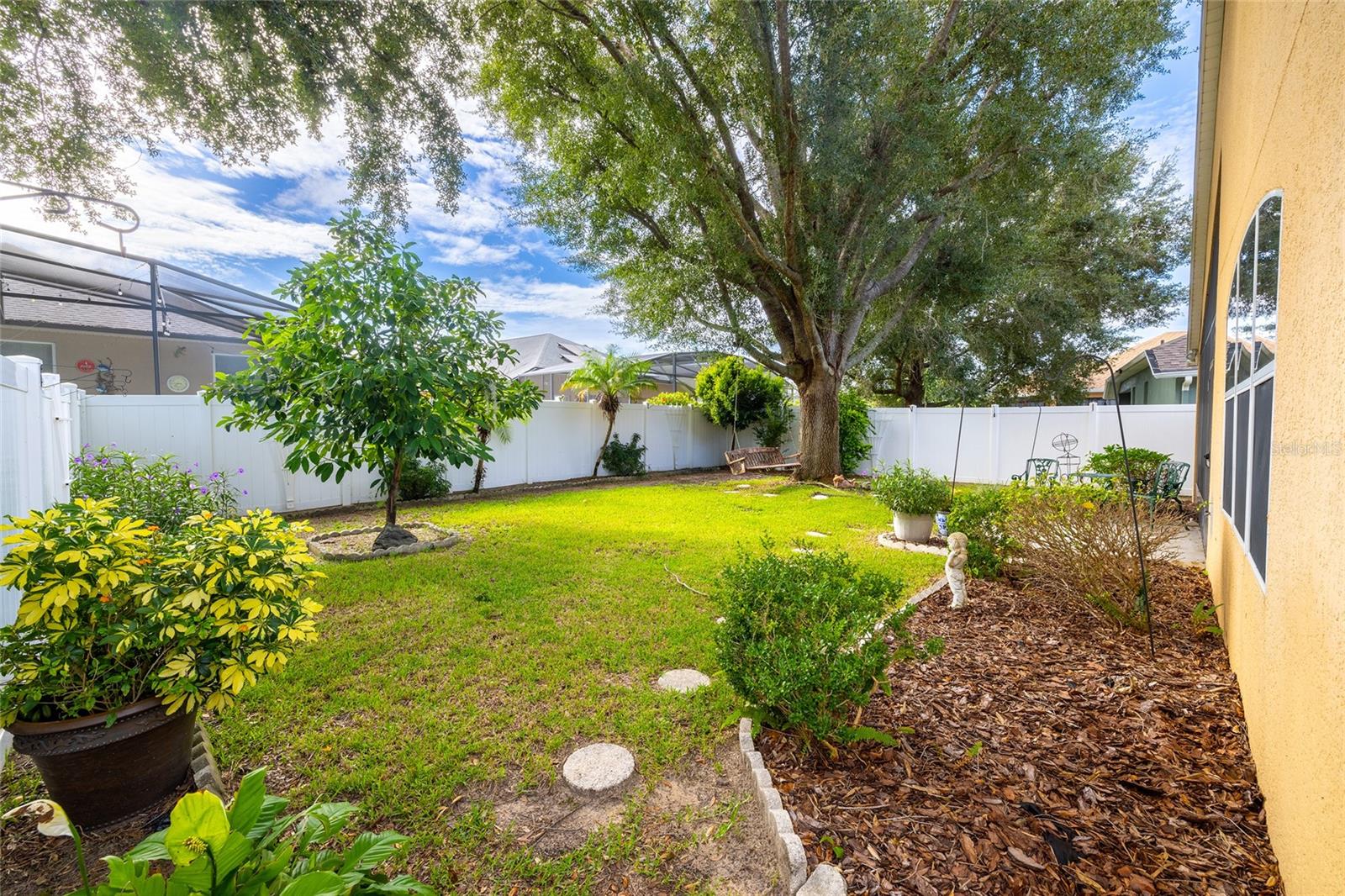 Image 35 of 52 For 15246 Markham Drive