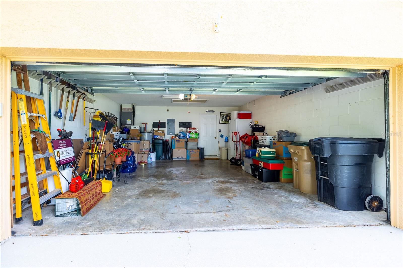 Image 37 of 52 For 15246 Markham Drive