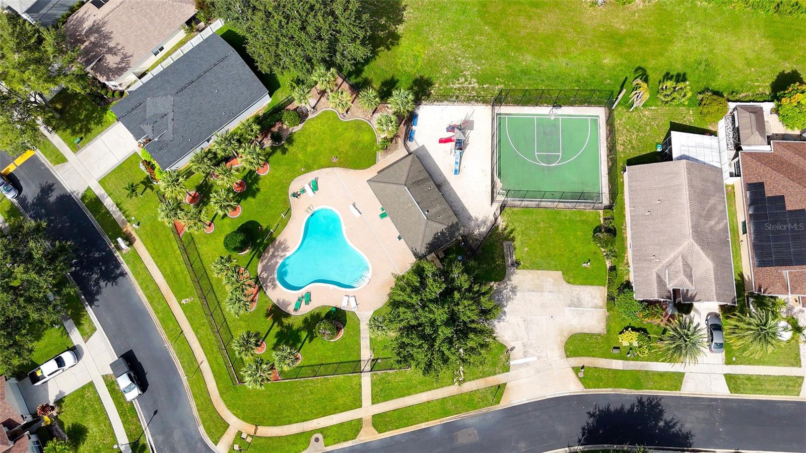 Image 6 of 52 For 15246 Markham Drive