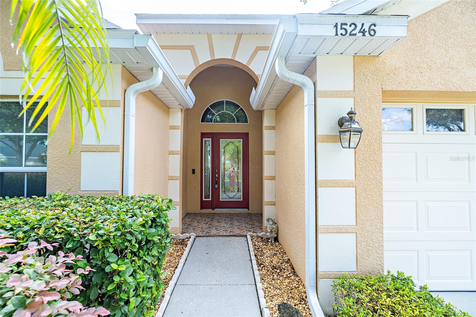 Image 9 of 52 For 15246 Markham Drive