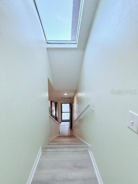 Image 36 of 42 For 940 Fenton Lane 6