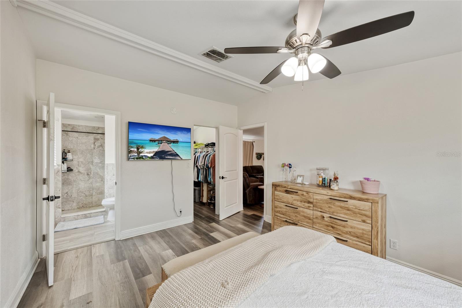 Image 16 of 36 For 4905 Oleno Avenue