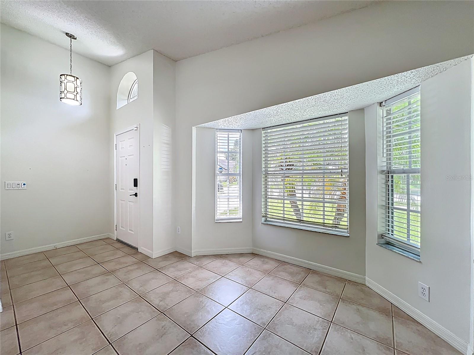 Image 16 of 48 For 13817 Valleybrooke Lane