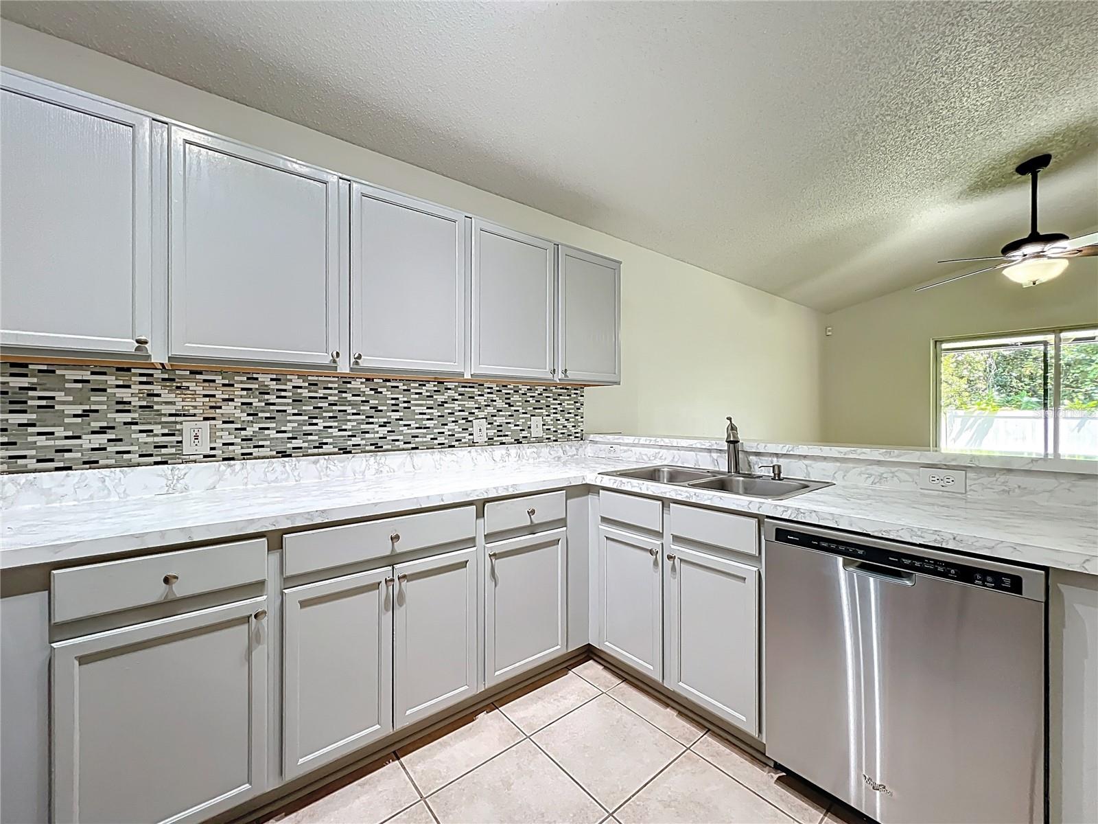Image 20 of 48 For 13817 Valleybrooke Lane