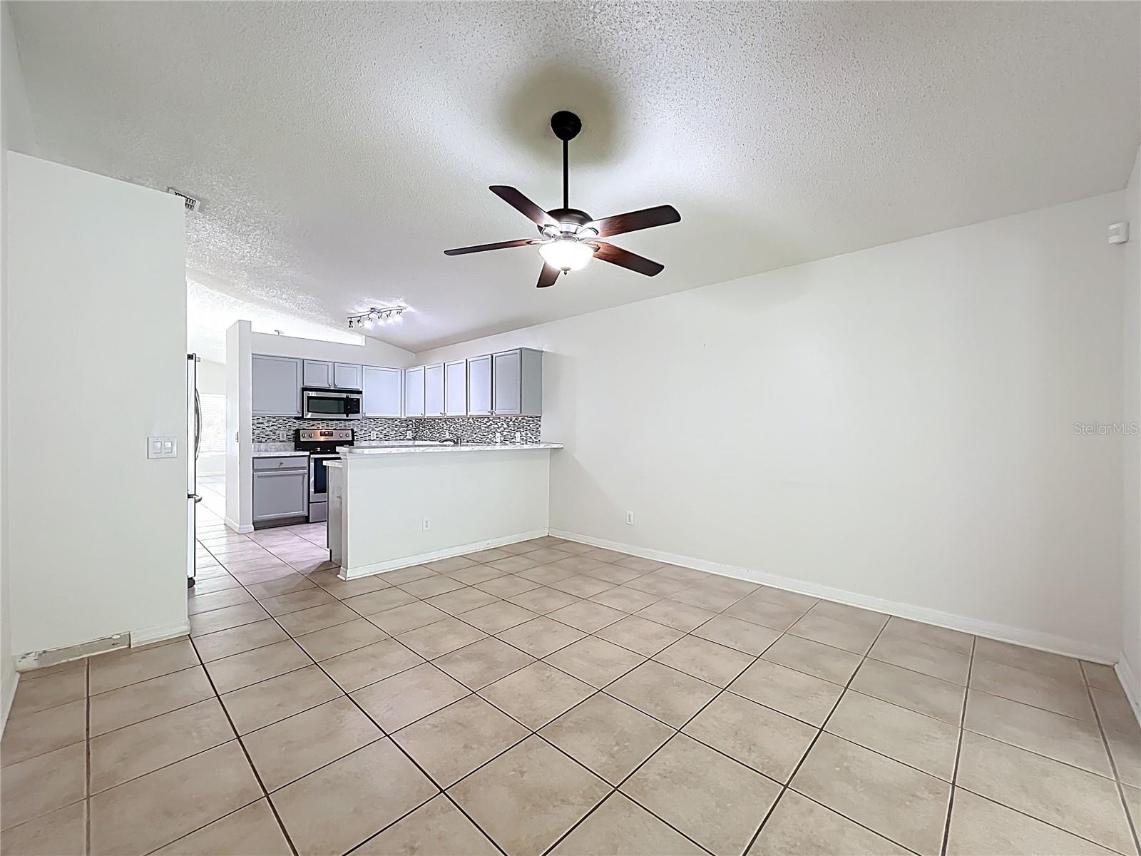 Image 24 of 48 For 13817 Valleybrooke Lane