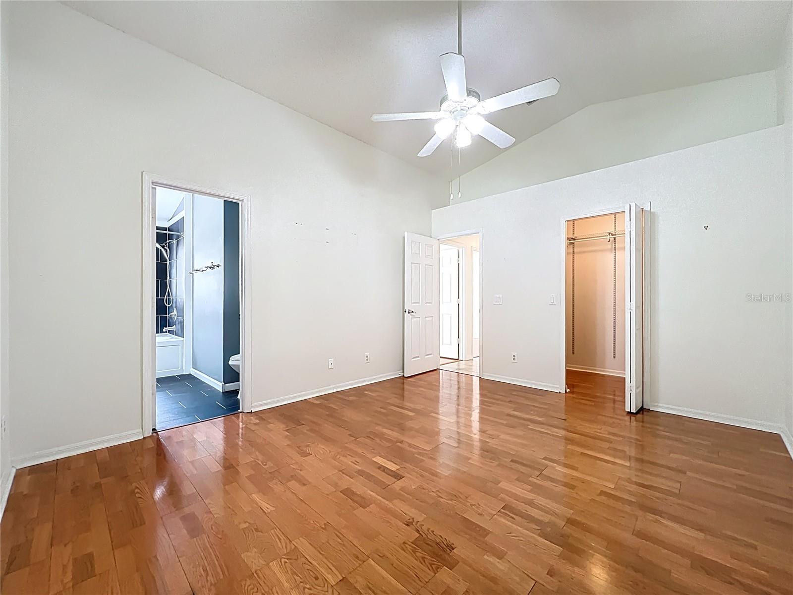 Image 28 of 48 For 13817 Valleybrooke Lane