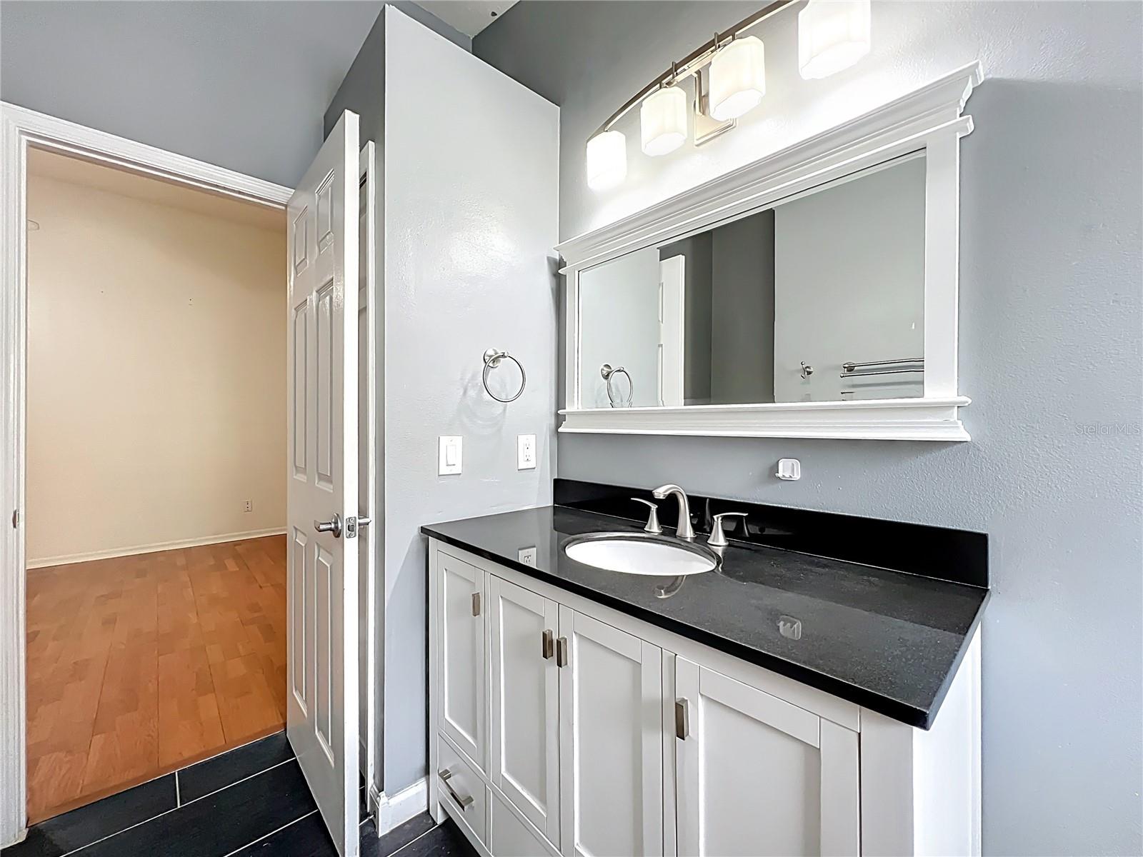 Image 33 of 48 For 13817 Valleybrooke Lane