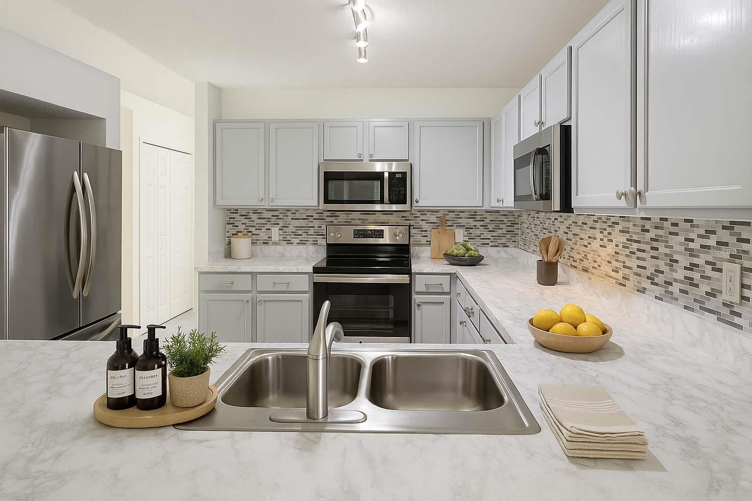 Image 6 of 48 For 13817 Valleybrooke Lane