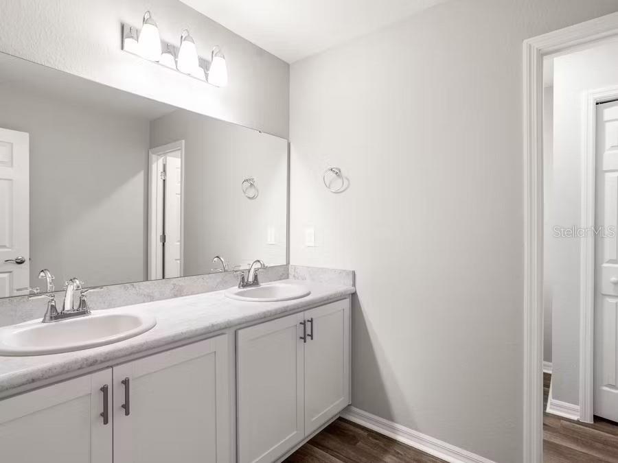 Image 11 of 16 For 447 Ituna Circle