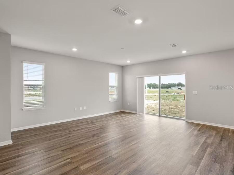 Image 9 of 16 For 447 Ituna Circle