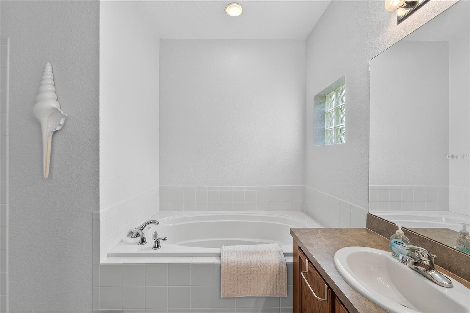 Image 35 of 97 For 453 Nolane Lane