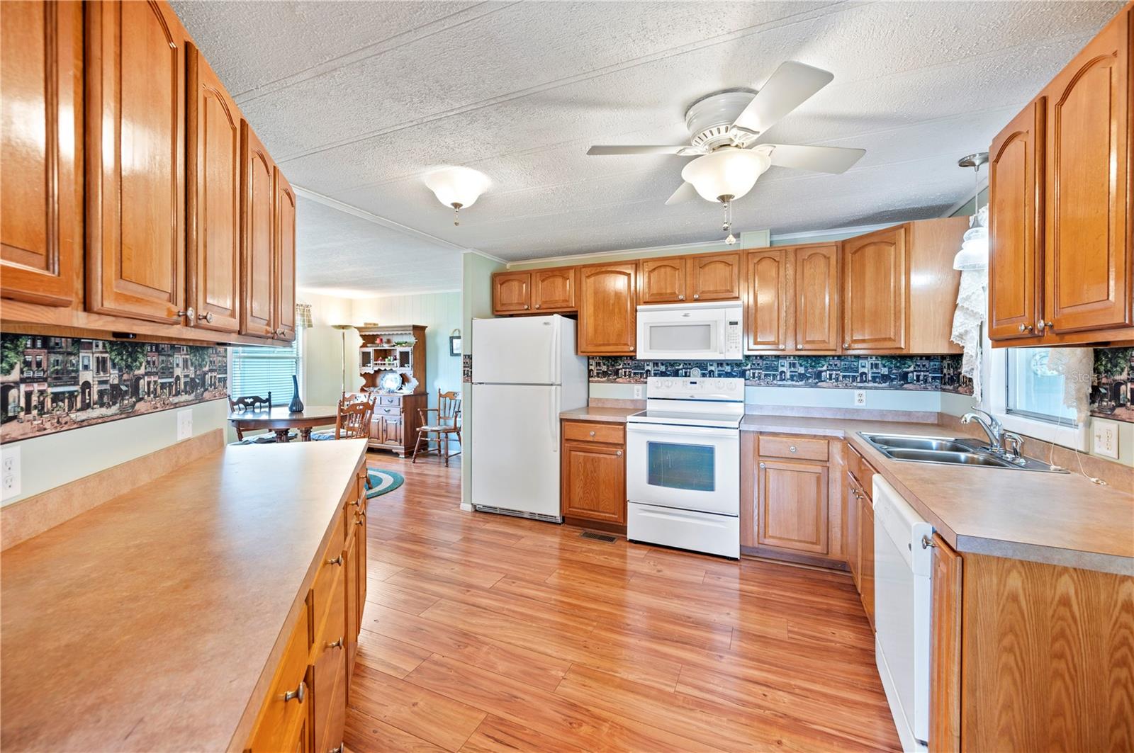 Image 2 of 13 For 1610 Reynolds Road 207