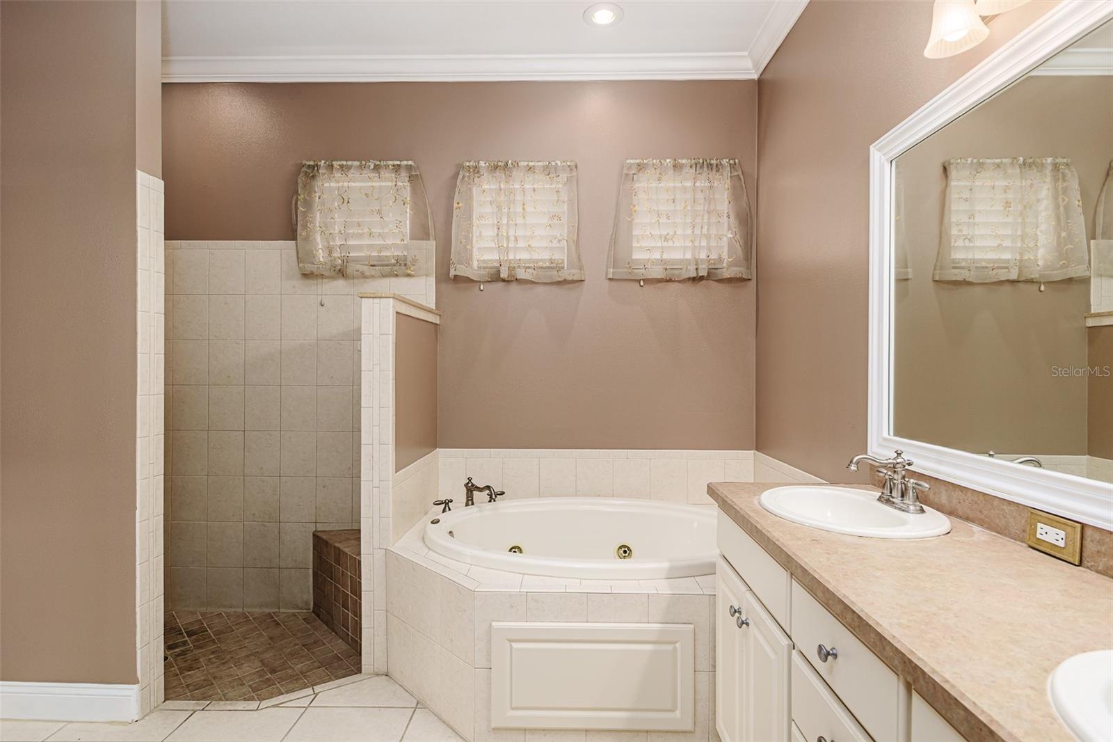 Image 21 of 34 For 2564 Laurel Glen Drive