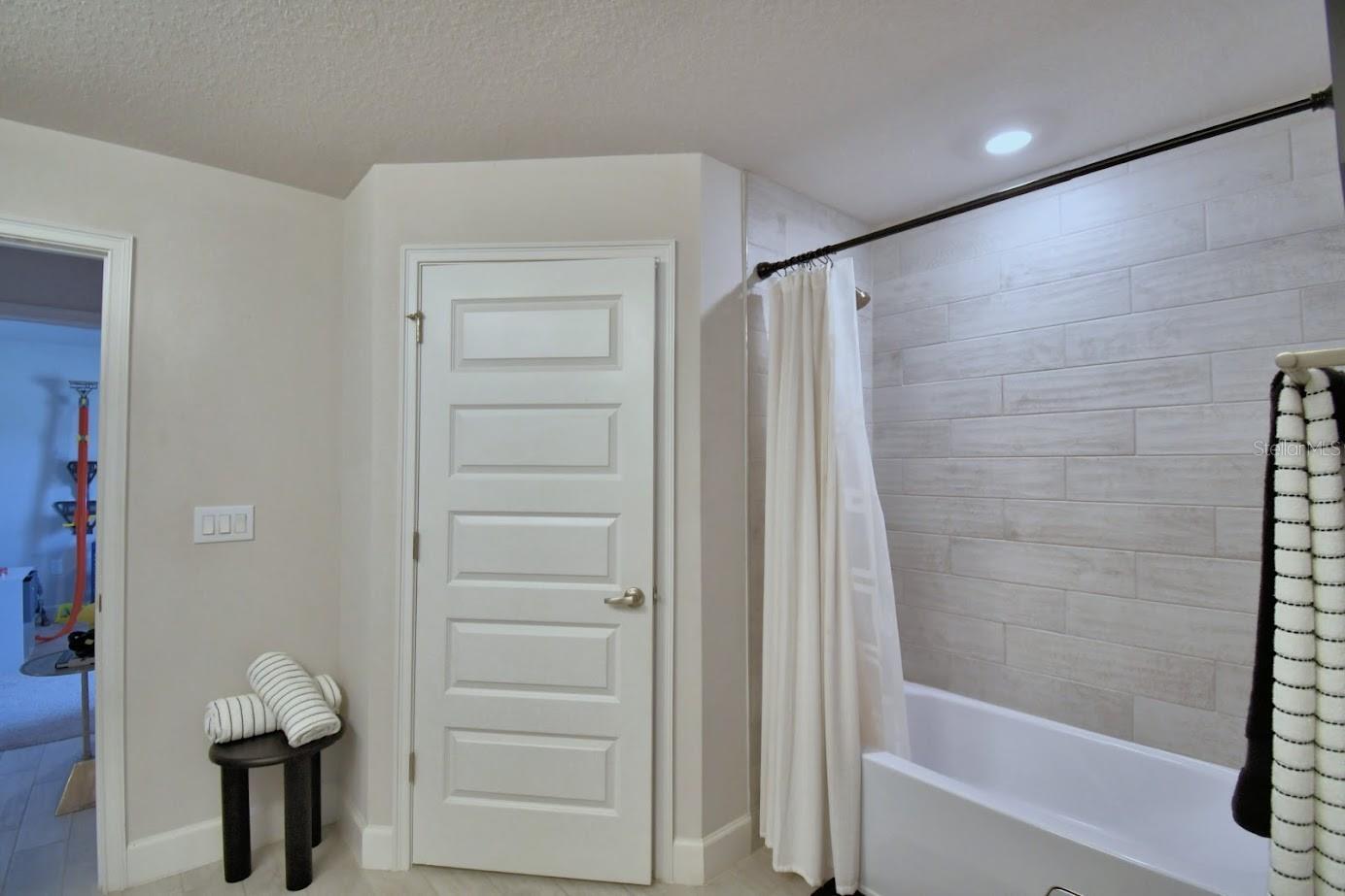 Image 13 of 44 For 4669 Grandview Glen Drive