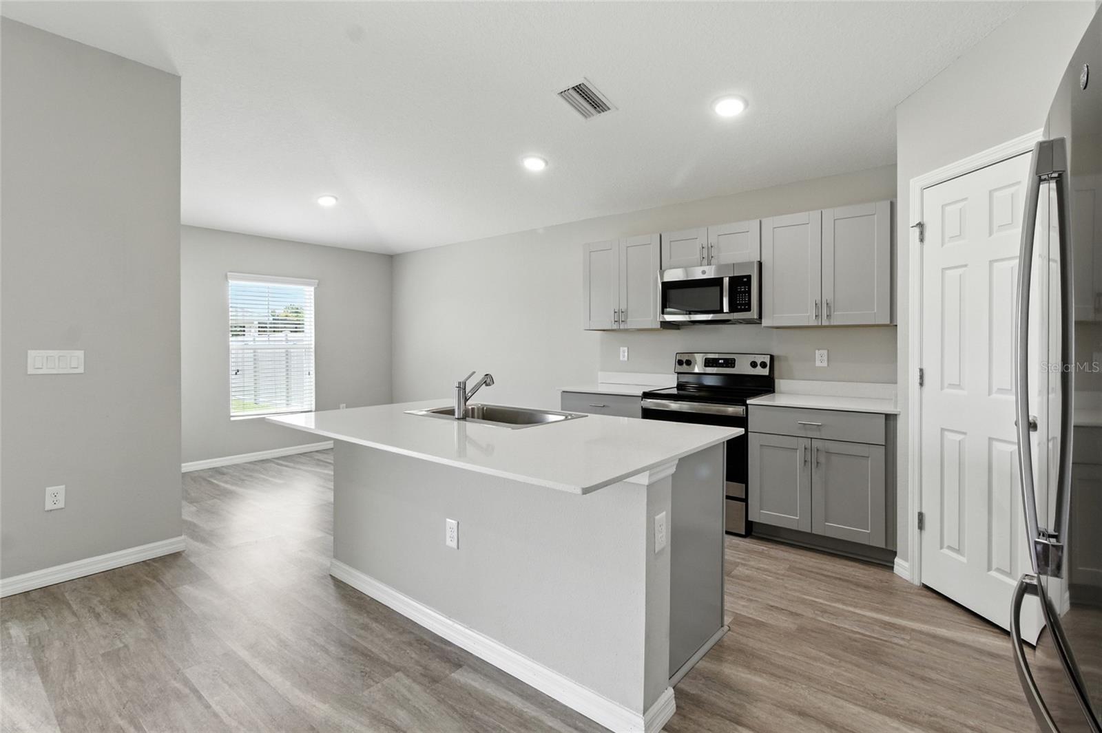 Image 7 of 18 For 4420 Quartz Court