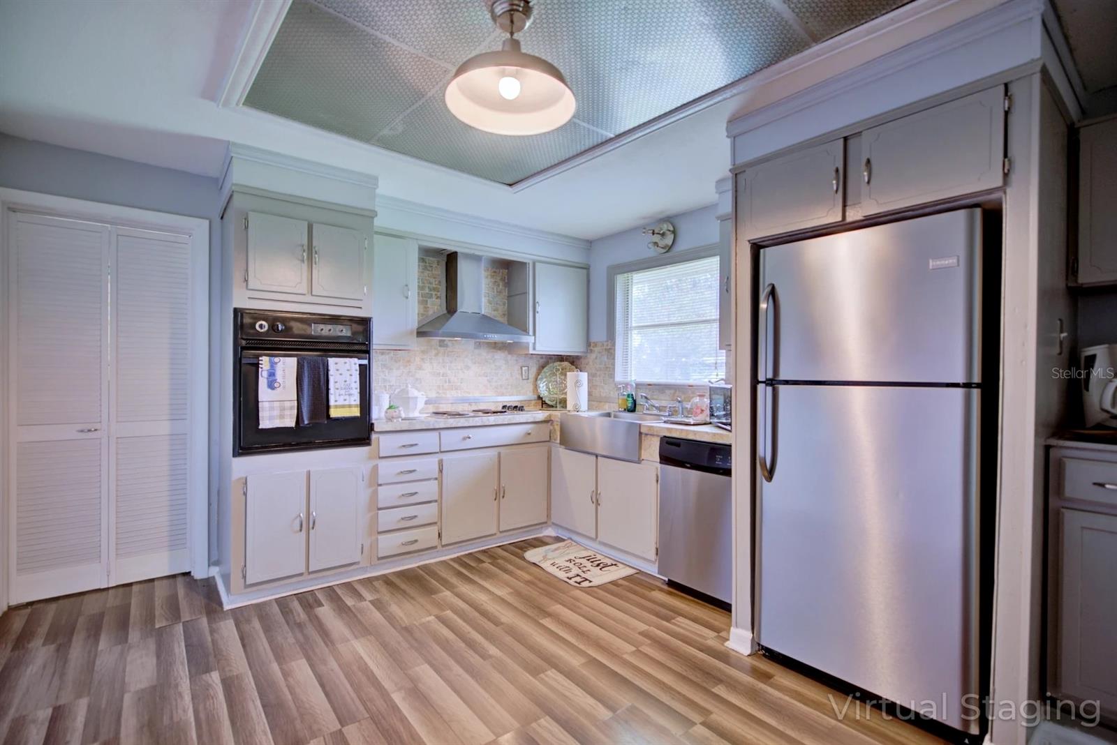 Image 7 of 32 For 3818 Medina Way