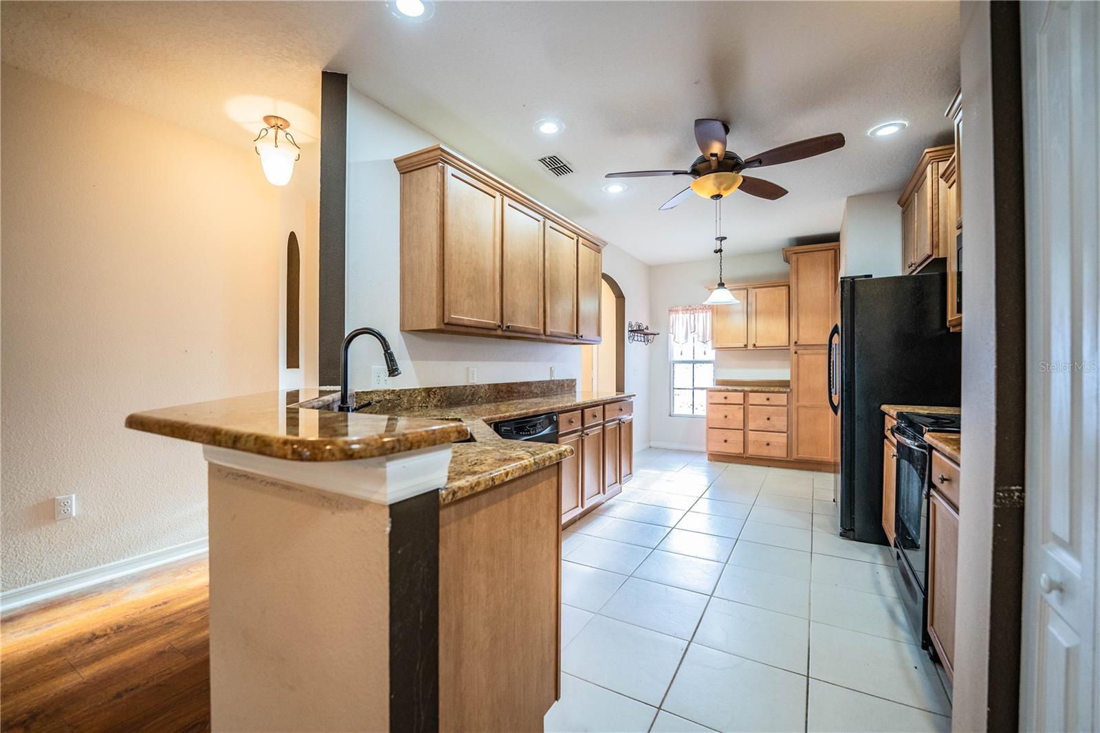 Image 10 of 35 For 6898 Glenbrook Drive