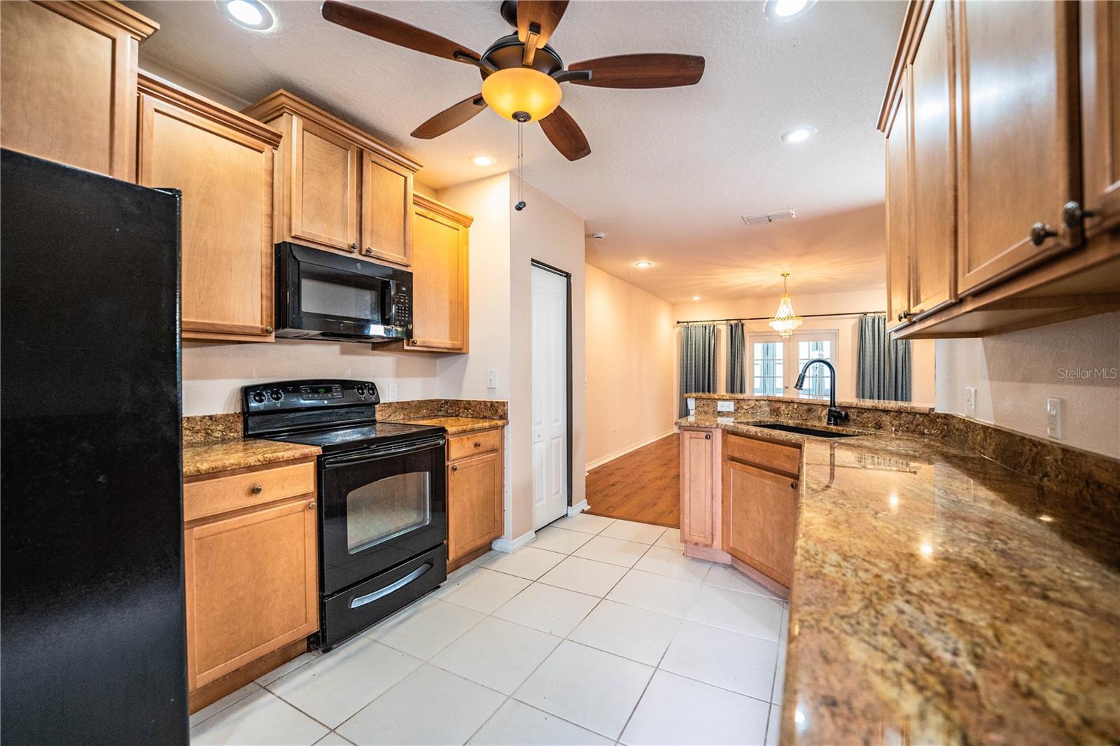 Image 12 of 35 For 6898 Glenbrook Drive