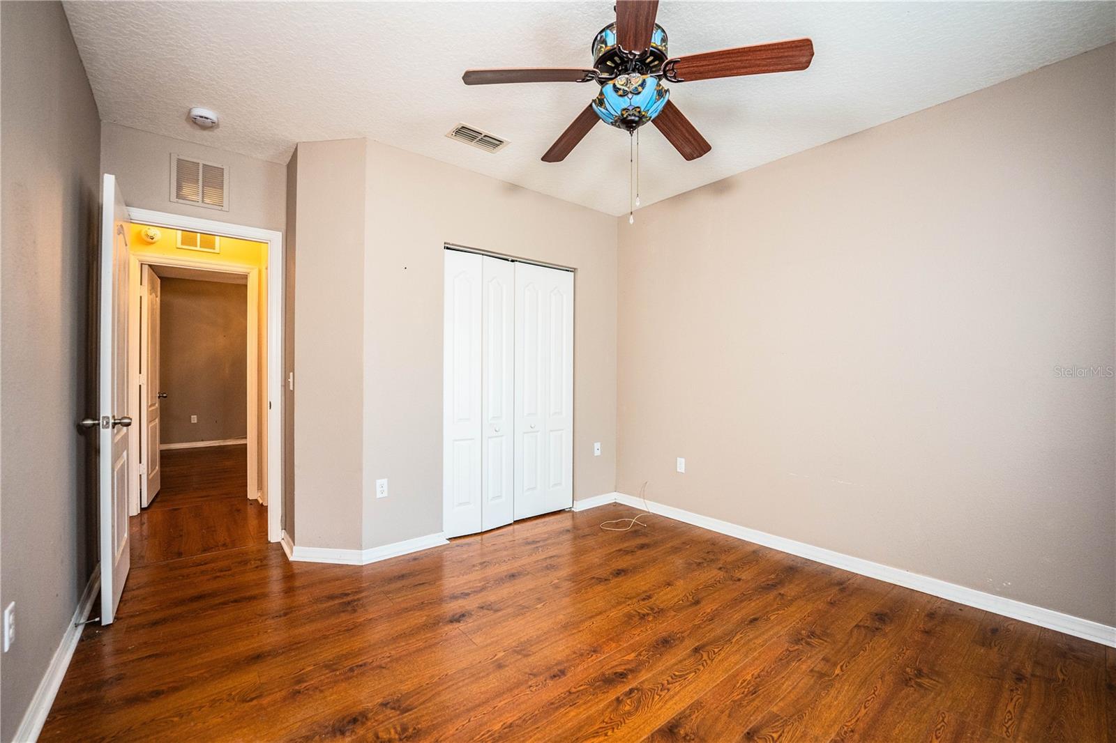 Image 21 of 35 For 6898 Glenbrook Drive