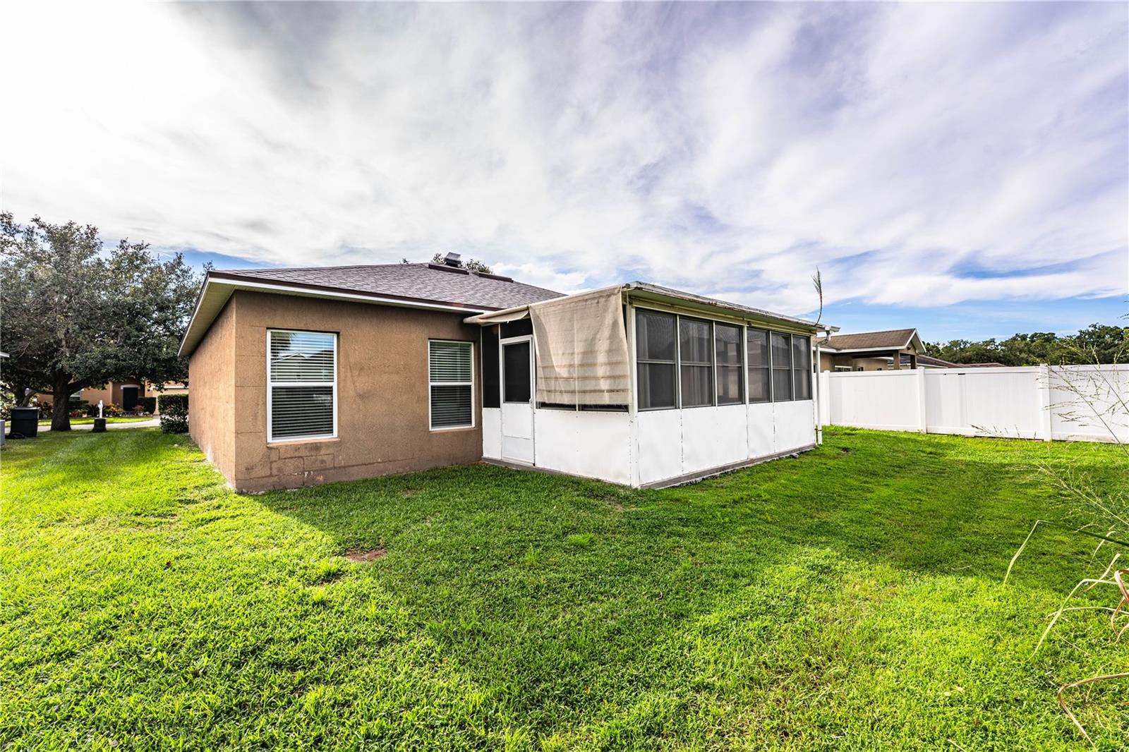 Image 32 of 35 For 6898 Glenbrook Drive