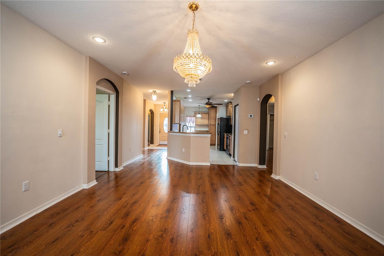 Image 4 of 35 For 6898 Glenbrook Drive